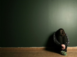 Depressione maggiore: terapia cognitivo-comportamentale e antidepressivi